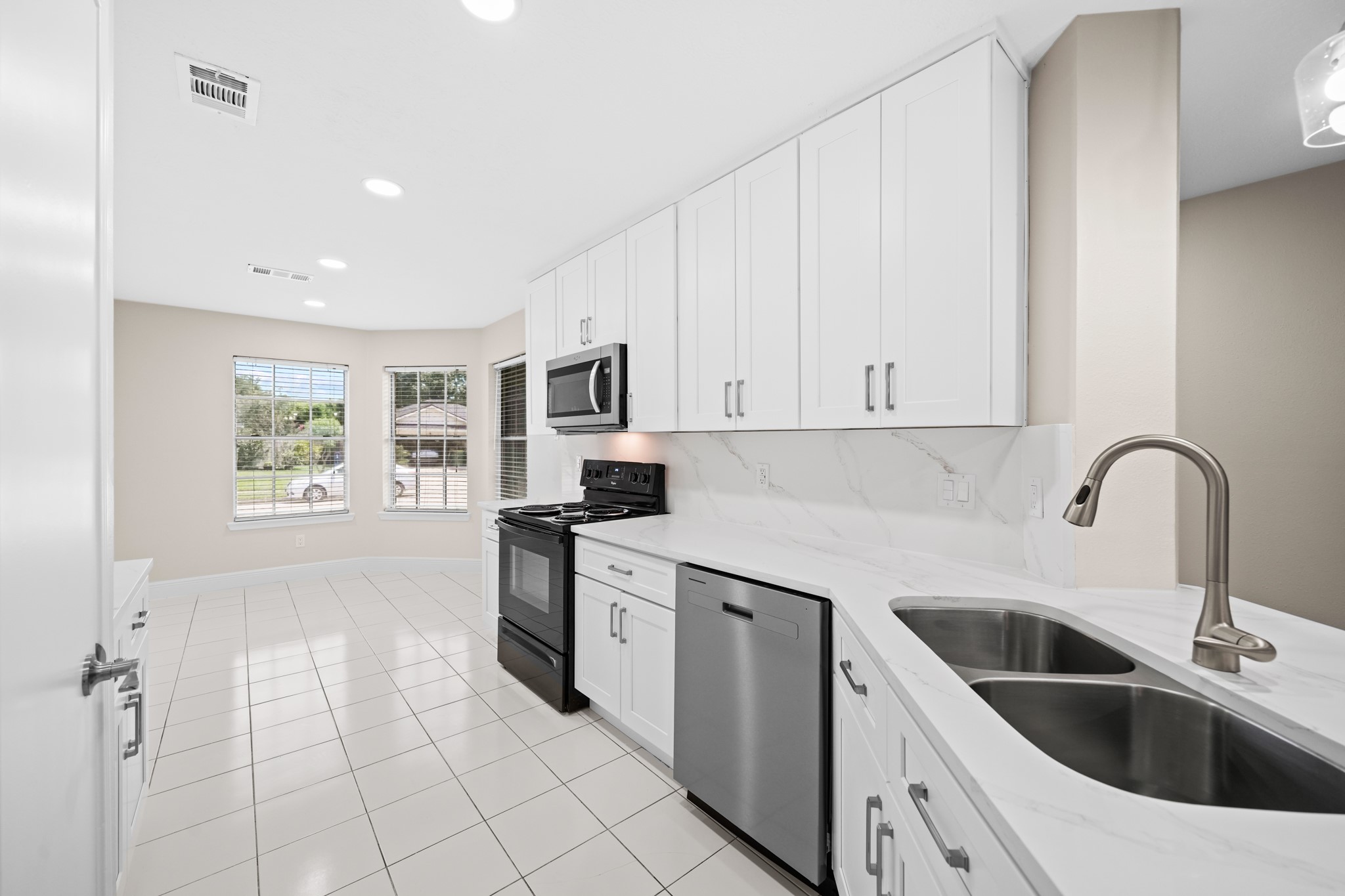 2134 Tower Bridge Road Pearland, TX 77581 - Photo 6 of 20 Gallery Image 6