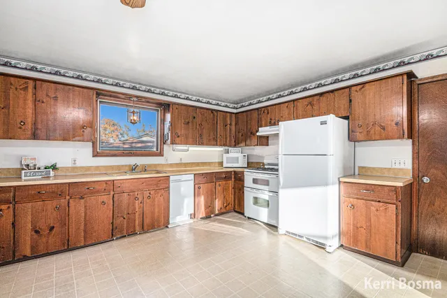 $280,000 | 7836 Elbow Drive, Jenison, MI 49428