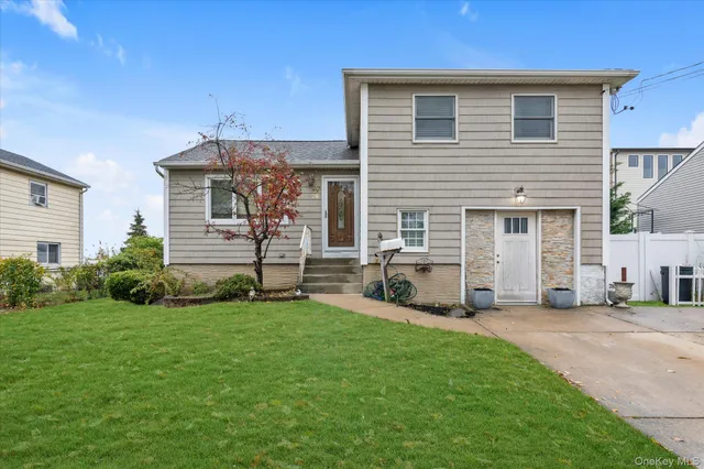 $1,059,000 | 26 Cheshire Road, Inwood, NY 11096