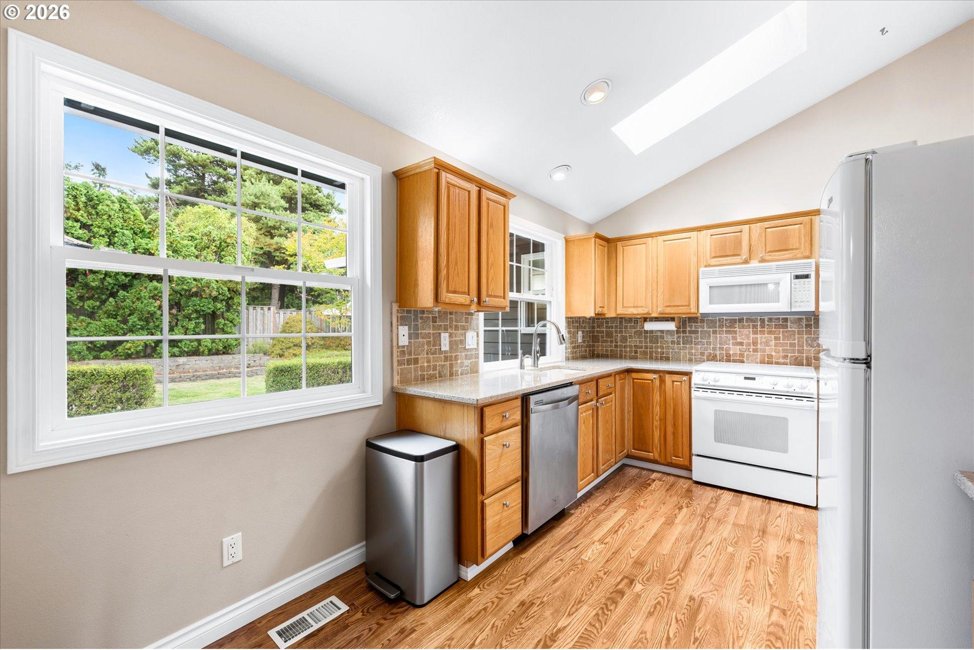 13415 Southwest Barlow Road Beaverton, OR 97008 - Photo 13 of 48 Kitchen