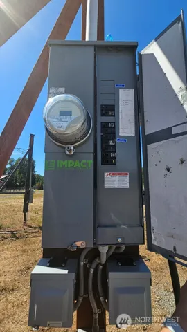 a bathroom with a toilet