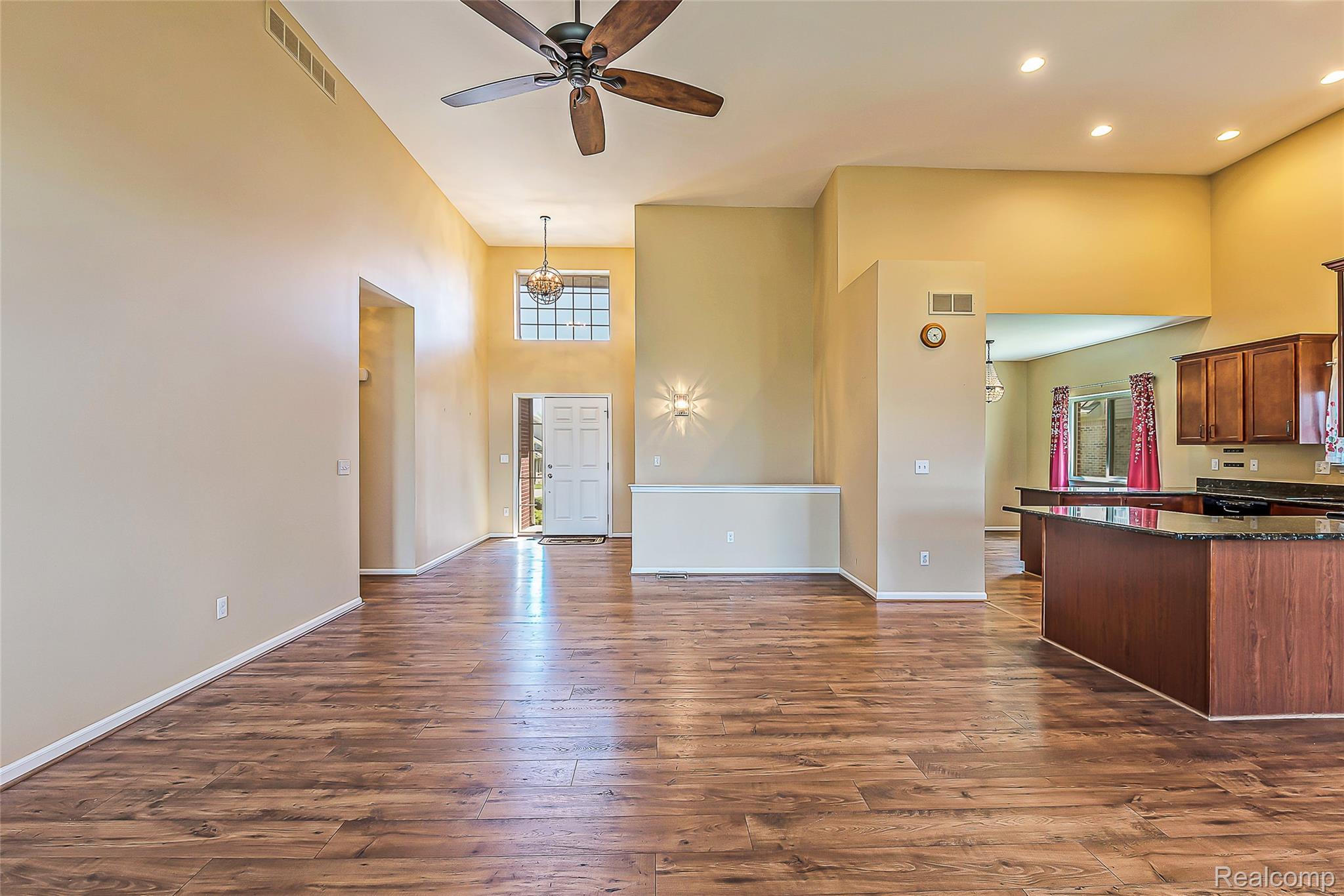 20605 Golf Ridge Circle Livonia, MI 48152 - Photo 7 of 42 Great Room (pic #3)