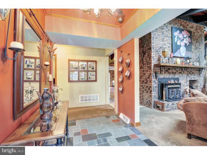 667 Fries Mill Road Williamstown, NJ 08094 - Photo 4 of 25 Foyer