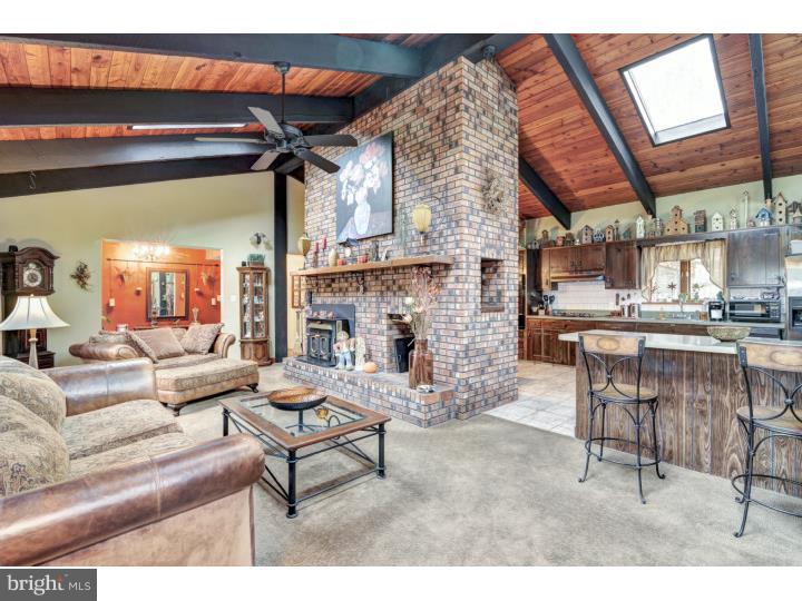 667 Fries Mill Road Williamstown, NJ 08094 - Photo 6 of 25 Living Room