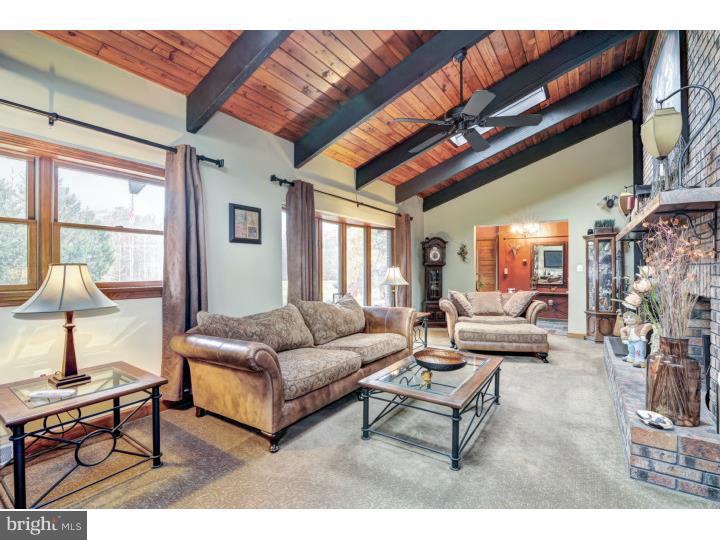 667 Fries Mill Road Williamstown, NJ 08094 - Photo 7 of 25 Living Room