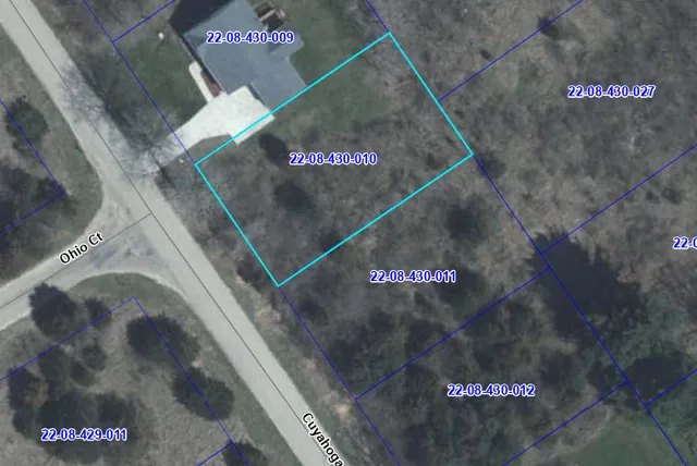 $3,000 | 220 Cuyahoga Drive, Dixon, IL 61021