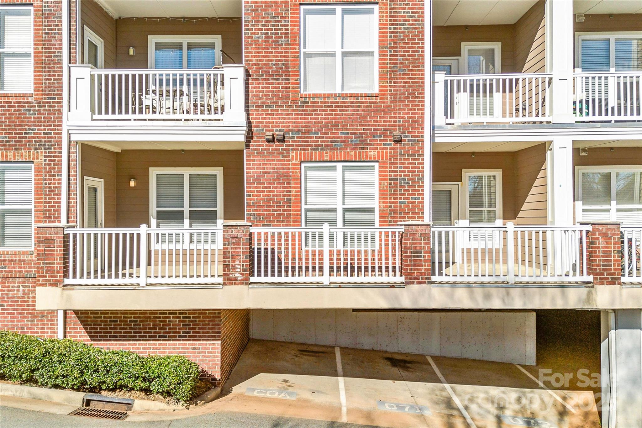 1000 East Woodlawn Road, Unit 105 Charlotte, NC 28209 - Photo 3 of 42