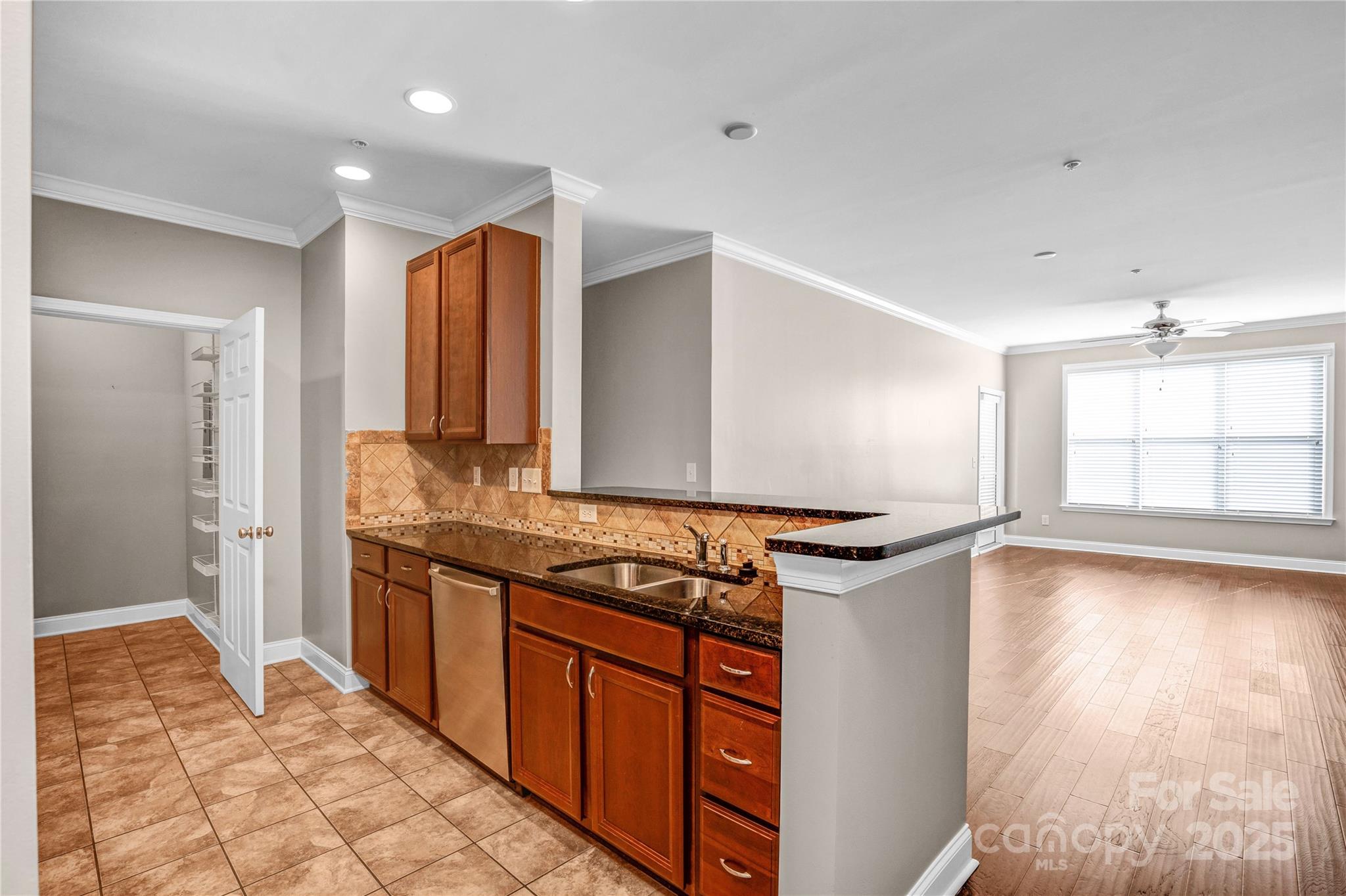 1000 East Woodlawn Road, Unit 105 Charlotte, NC 28209 - Photo 6 of 42
