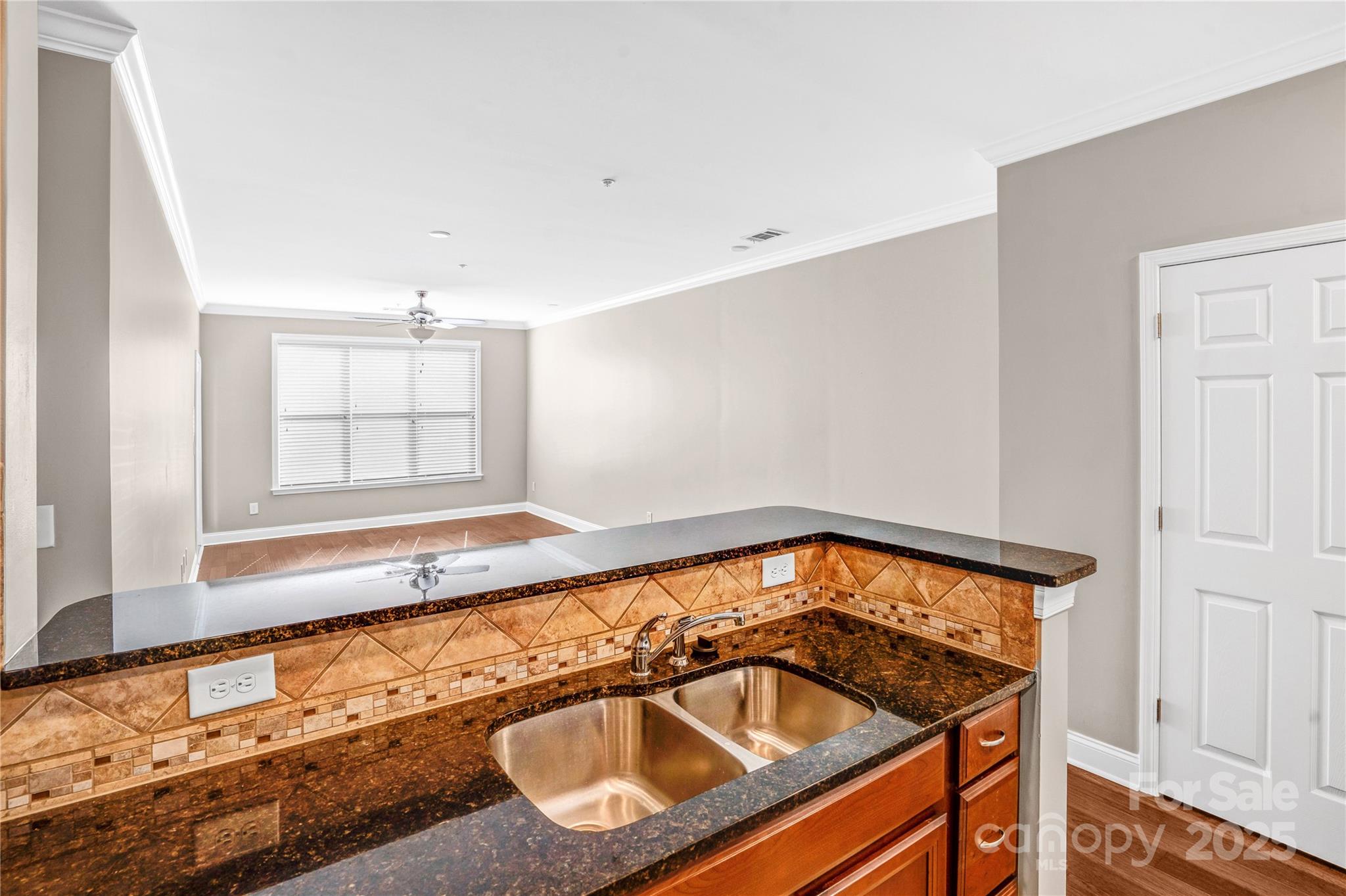 1000 East Woodlawn Road, Unit 105 Charlotte, NC 28209 - Photo 10 of 42
