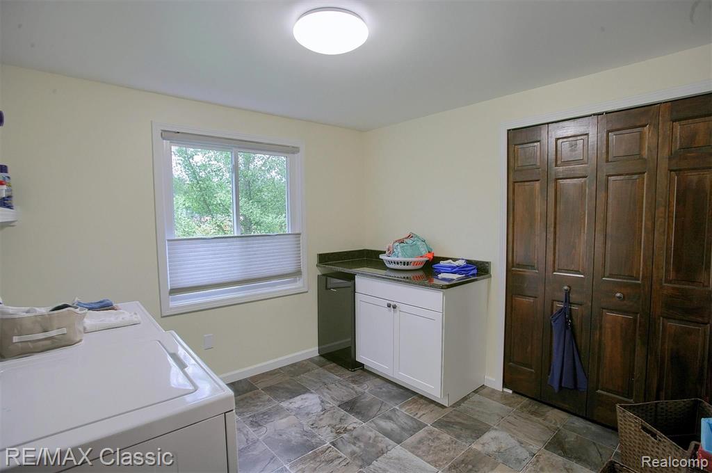 7415 Wing Lake Road Bloomfield Hills, MI 48301 - Photo 15 of 30