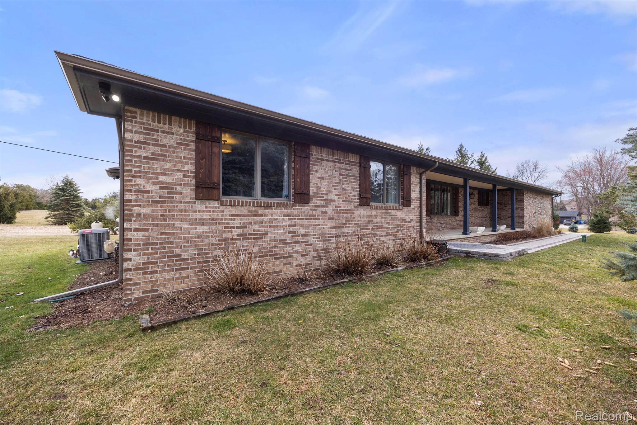 1125 East Gunn Road Rochester, MI 48306 - Photo 2 of 51 Gallery Image 2