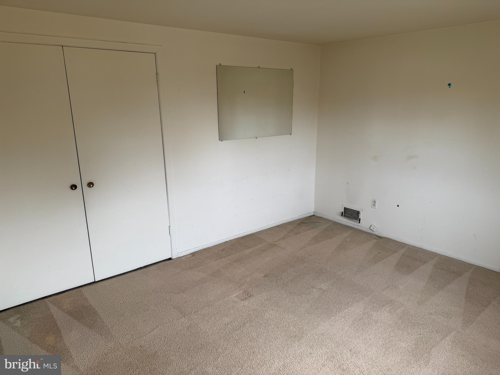 34 Mayfair Circle Willingboro, NJ 08046 - Photo 20 of 35 a view of an empty room