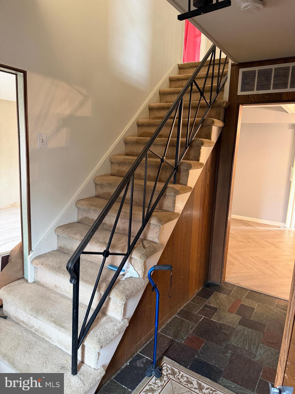 34 Mayfair Circle Willingboro, NJ 08046 - Photo 5 of 35 a view of entryway