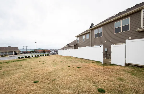 $1,960 | 4018 Commons Drive, Spring Hill, TN 37174
