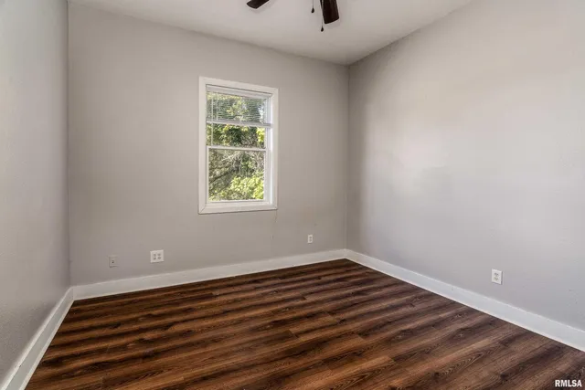 $225,000 | 609 South Poplar Street, Carbondale, IL 62901