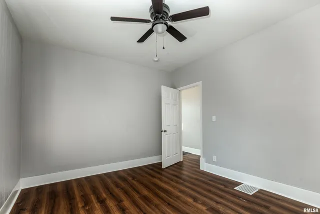 $225,000 | 609 South Poplar Street, Carbondale, IL 62901