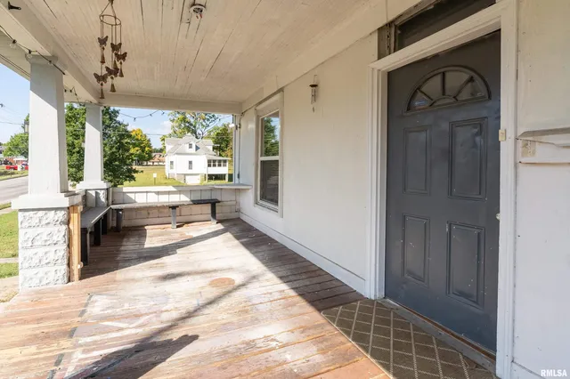 $225,000 | 609 South Poplar Street, Carbondale, IL 62901