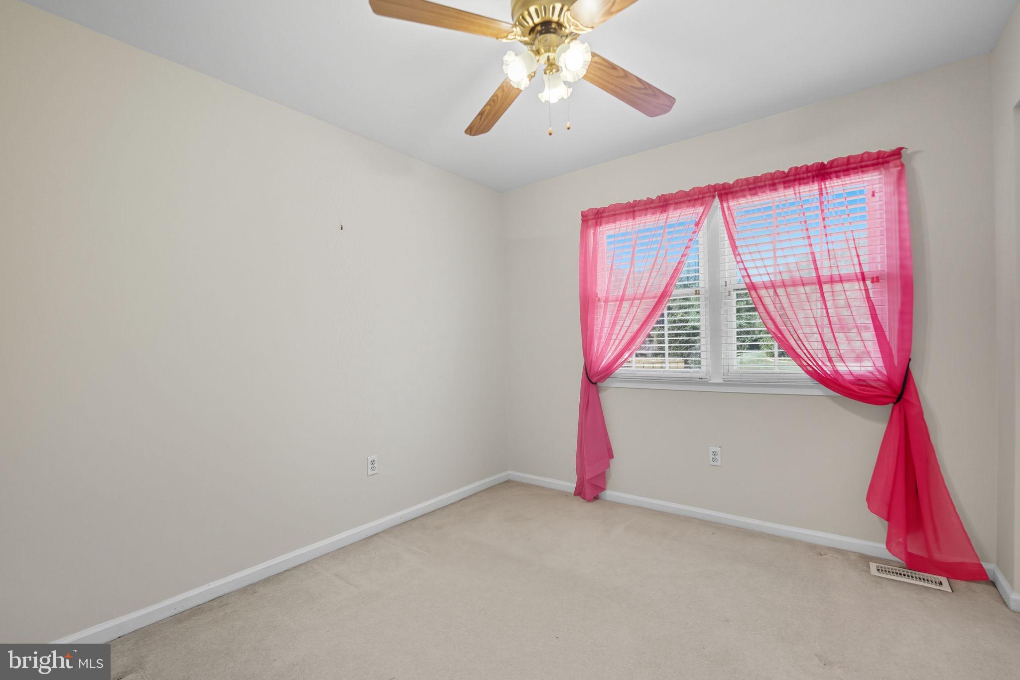 13288 Kenny Road Woodbridge, VA 22193 - Photo 39 of 52 Gallery Image 39