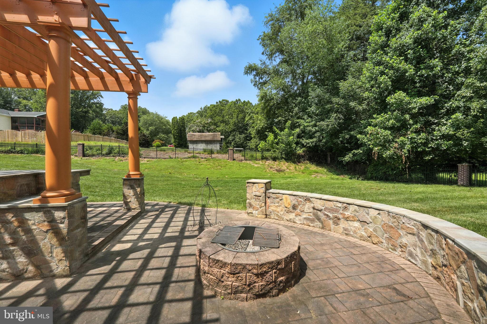 13288 Kenny Road Woodbridge, VA 22193 - Photo 5 of 52 Gallery Image 5