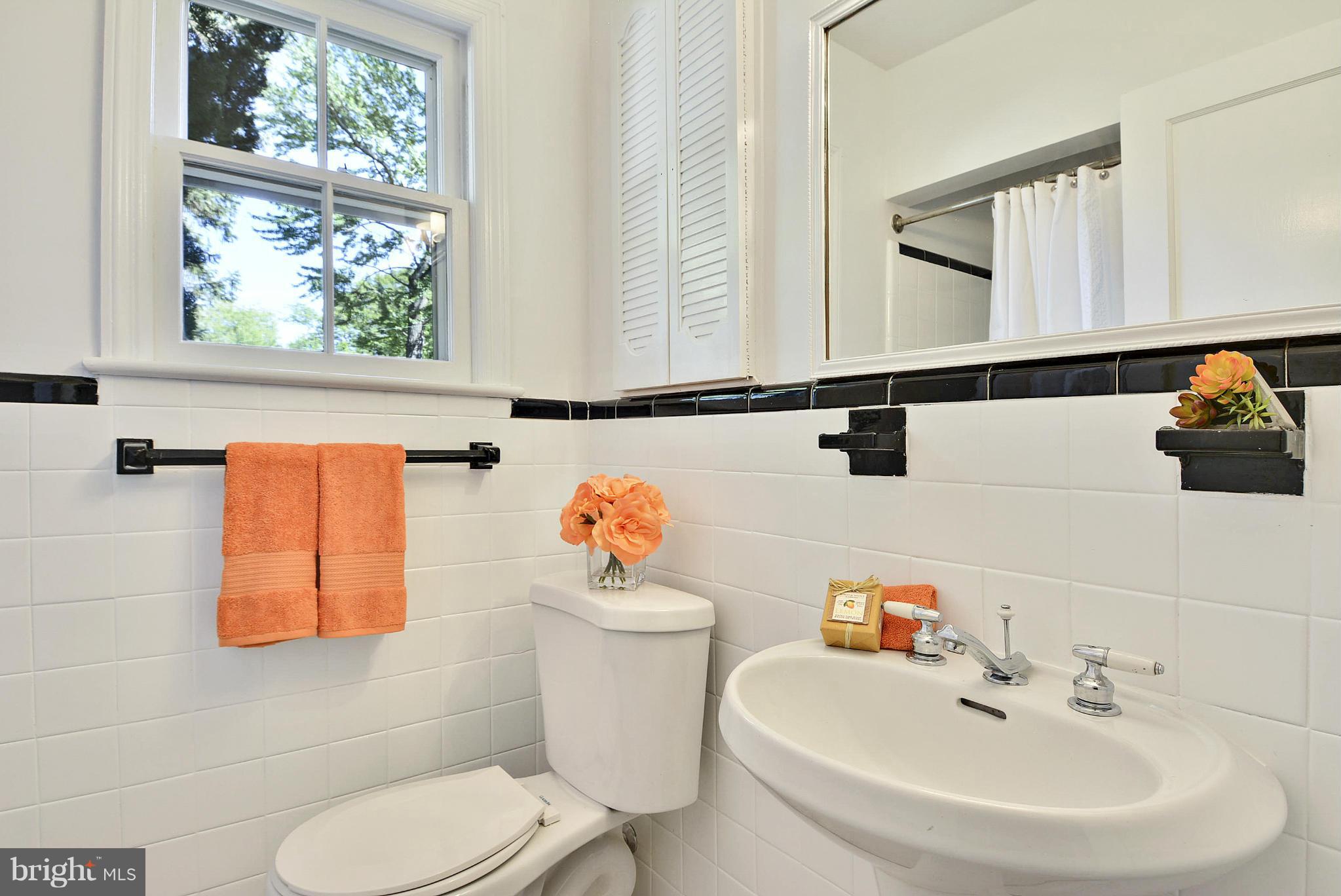 10305 Ridgemoor Drive Silver Spring, MD 20901 - Photo 28 of 30 Flexible floor plan makes this a MBA and guest BA