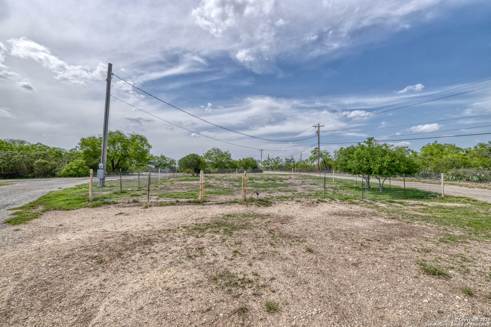 433 Mills Lane Uvalde, TX 78801 - Photo 29 of 51 a view of a park
