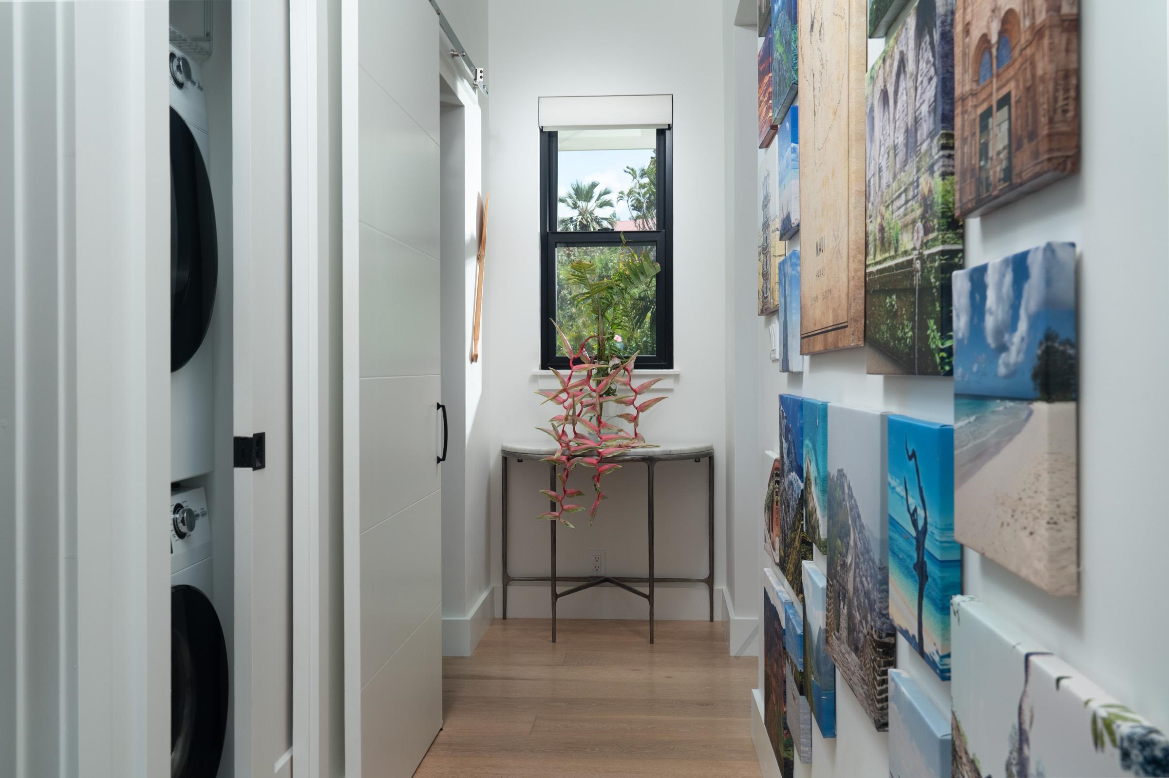 125 Hekuawa Street, Unit B Haiku, HI 96708 - Photo 32 of 50 a dining room with furniture