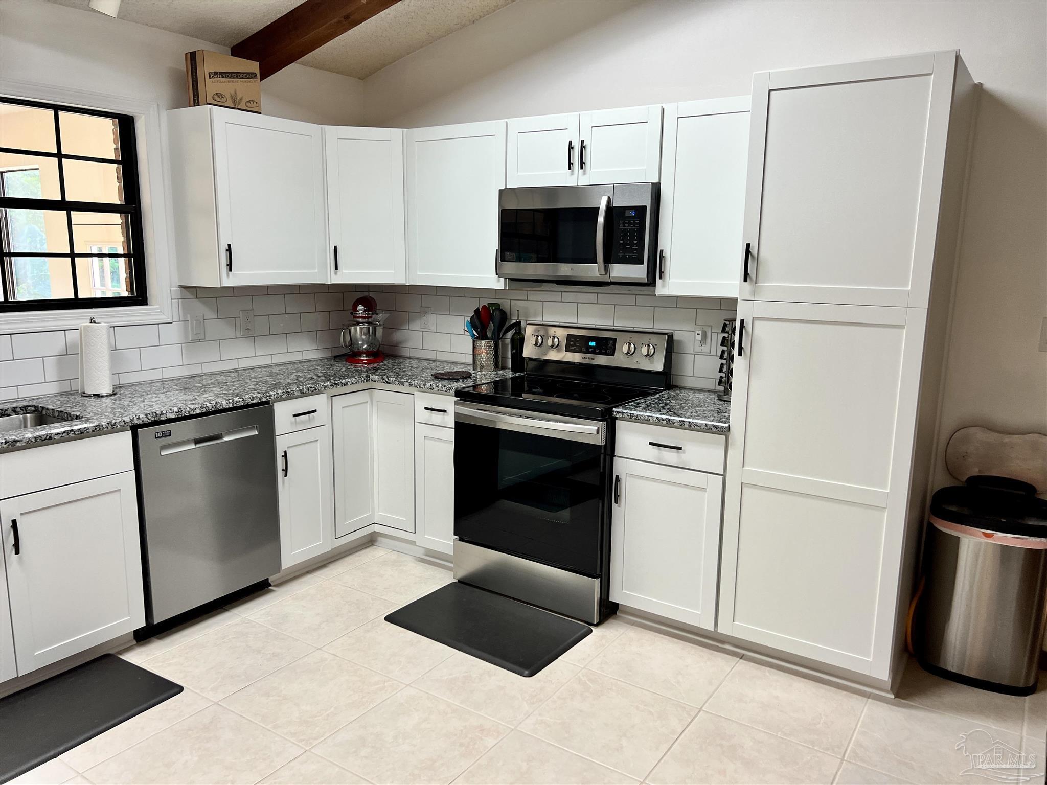 1913 Filly Road Cantonment, FL 32533 - Photo 15 of 50 Kitchen