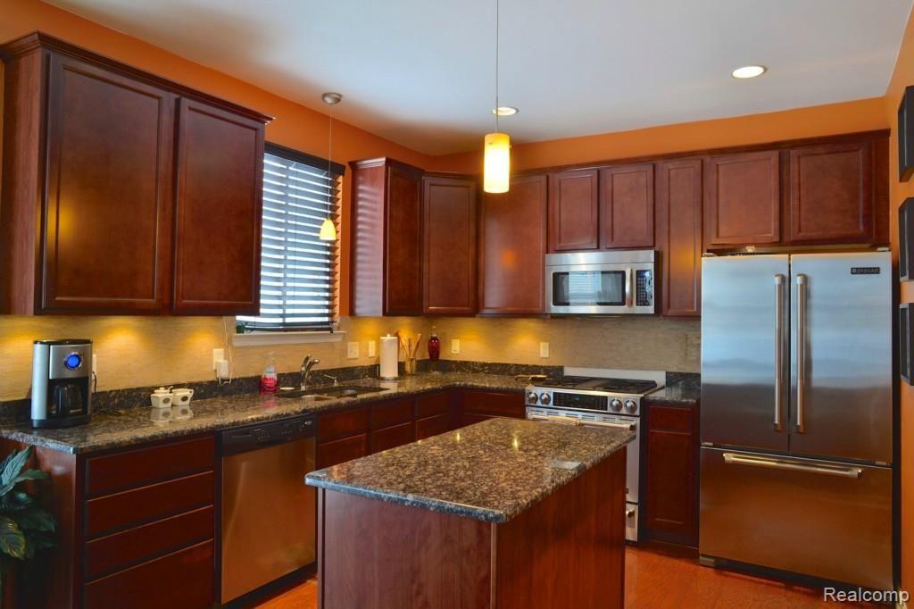 51123 Brompton Novi, MI 48374 - Photo 11 of 17