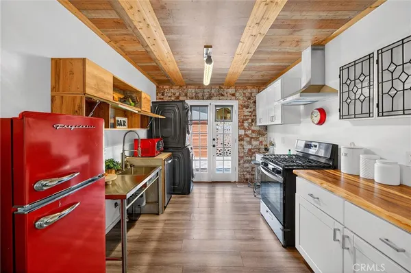 $1,499,888 | 261 North Oak Avenue, Pasadena, CA 91107