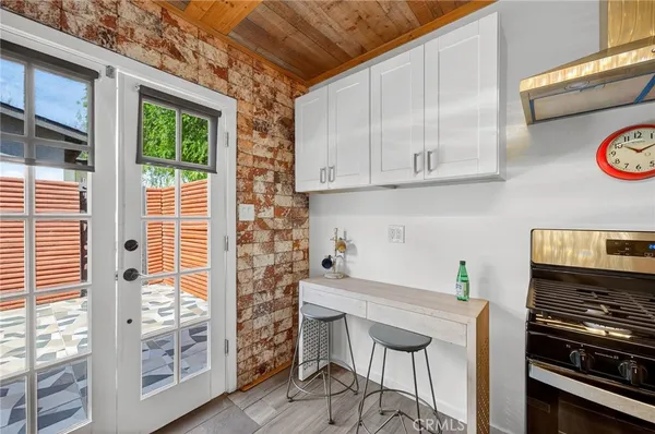 $1,499,888 | 261 North Oak Avenue, Pasadena, CA 91107