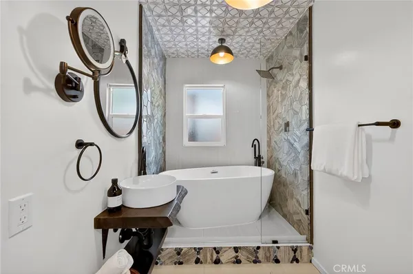 $1,499,888 | 261 North Oak Avenue, Pasadena, CA 91107