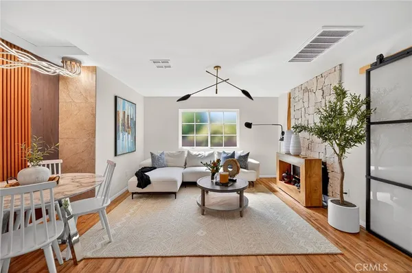 $1,499,888 | 261 North Oak Avenue, Pasadena, CA 91107