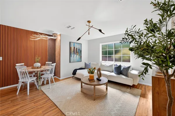 $1,499,888 | 261 North Oak Avenue, Pasadena, CA 91107