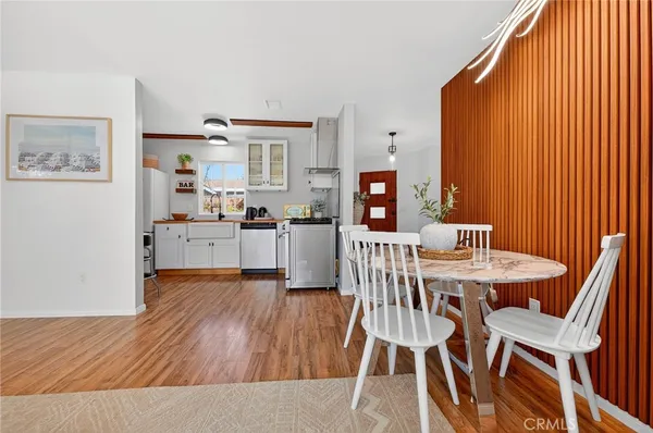 $1,499,888 | 261 North Oak Avenue, Pasadena, CA 91107