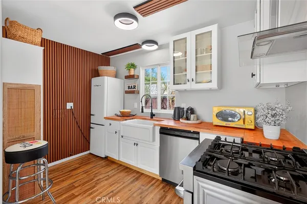 $1,499,888 | 261 North Oak Avenue, Pasadena, CA 91107