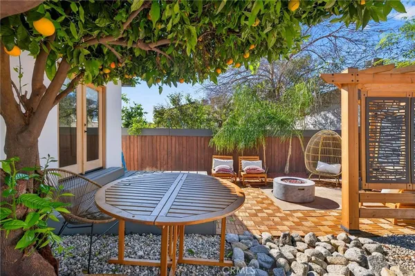 $1,499,888 | 261 North Oak Avenue, Pasadena, CA 91107