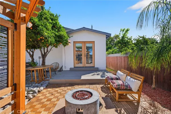 $1,499,888 | 261 North Oak Avenue, Pasadena, CA 91107