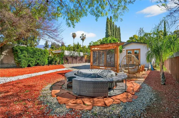 $1,499,888 | 261 North Oak Avenue, Pasadena, CA 91107