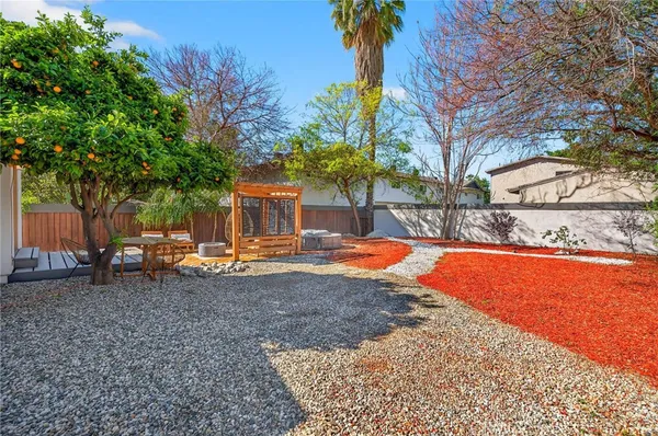 $1,499,888 | 261 North Oak Avenue, Pasadena, CA 91107