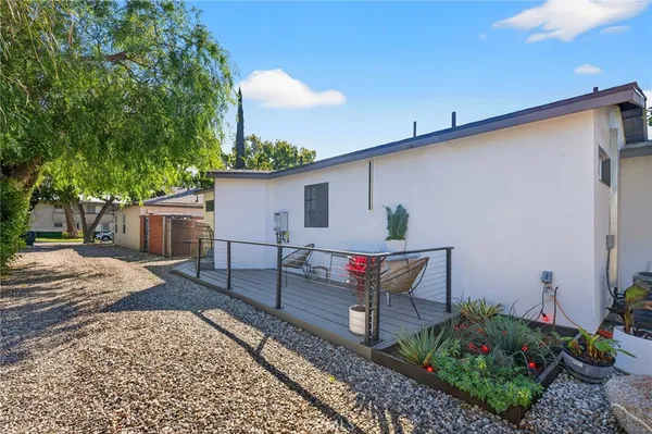 $1,499,888 | 261 North Oak Avenue, Pasadena, CA 91107