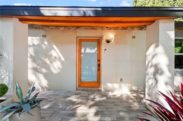 $1,499,888 | 261 North Oak Avenue, Pasadena, CA 91107