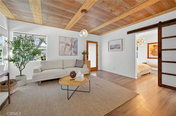 $1,499,888 | 261 North Oak Avenue, Pasadena, CA 91107