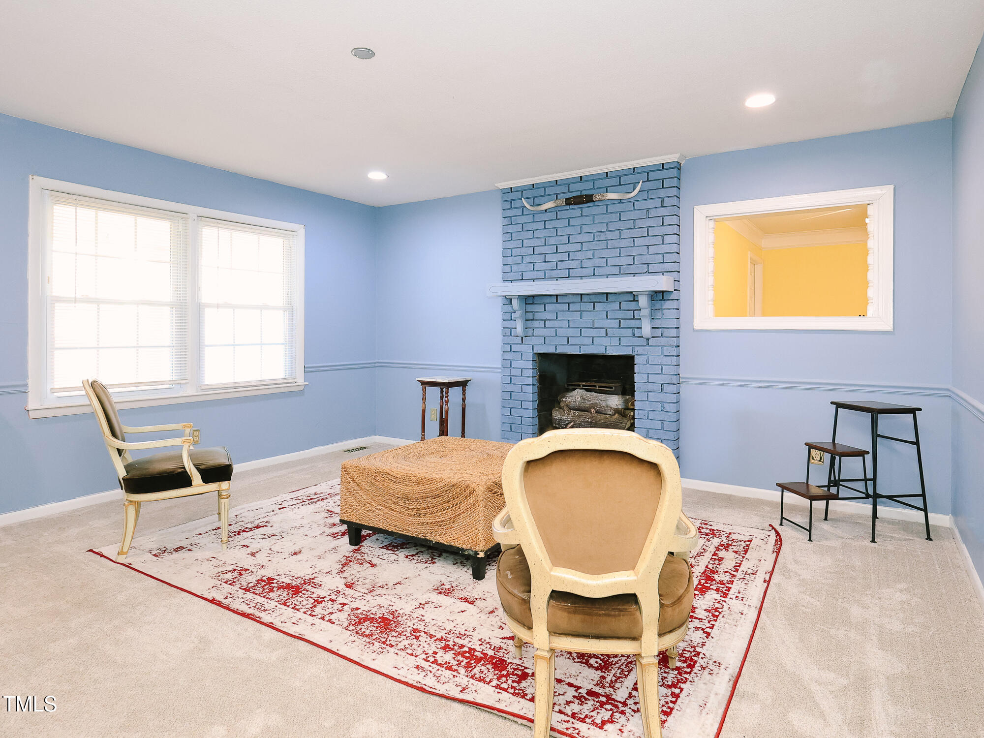006_1354_mudham_living_rm