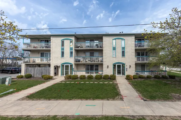 $250,000 | 1263 Chalet Road, Unit 211, Naperville, IL 60563