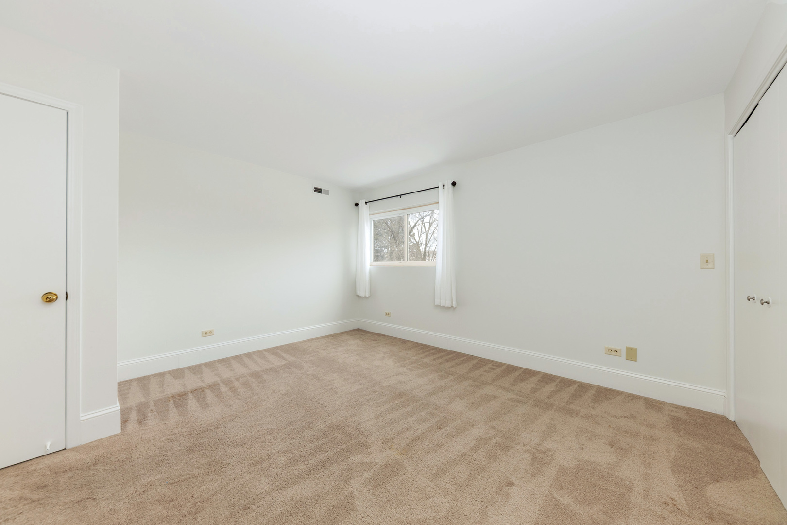 1263 Chalet Road, Unit 211 Naperville, IL 60563 - Photo 12 of 27