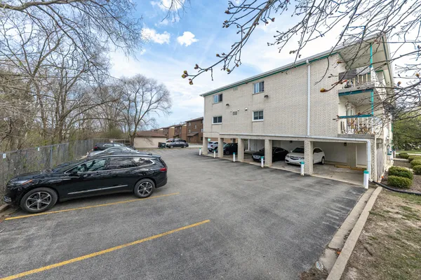 $250,000 | 1263 Chalet Road, Unit 211, Naperville, IL 60563