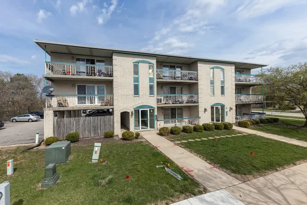 $250,000 | 1263 Chalet Road, Unit 211, Naperville, IL 60563