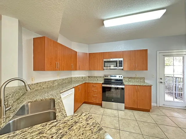$2,150 | 144 Southwest Peacock Boulevard, Unit 101, Port St. Lucie, FL 34986