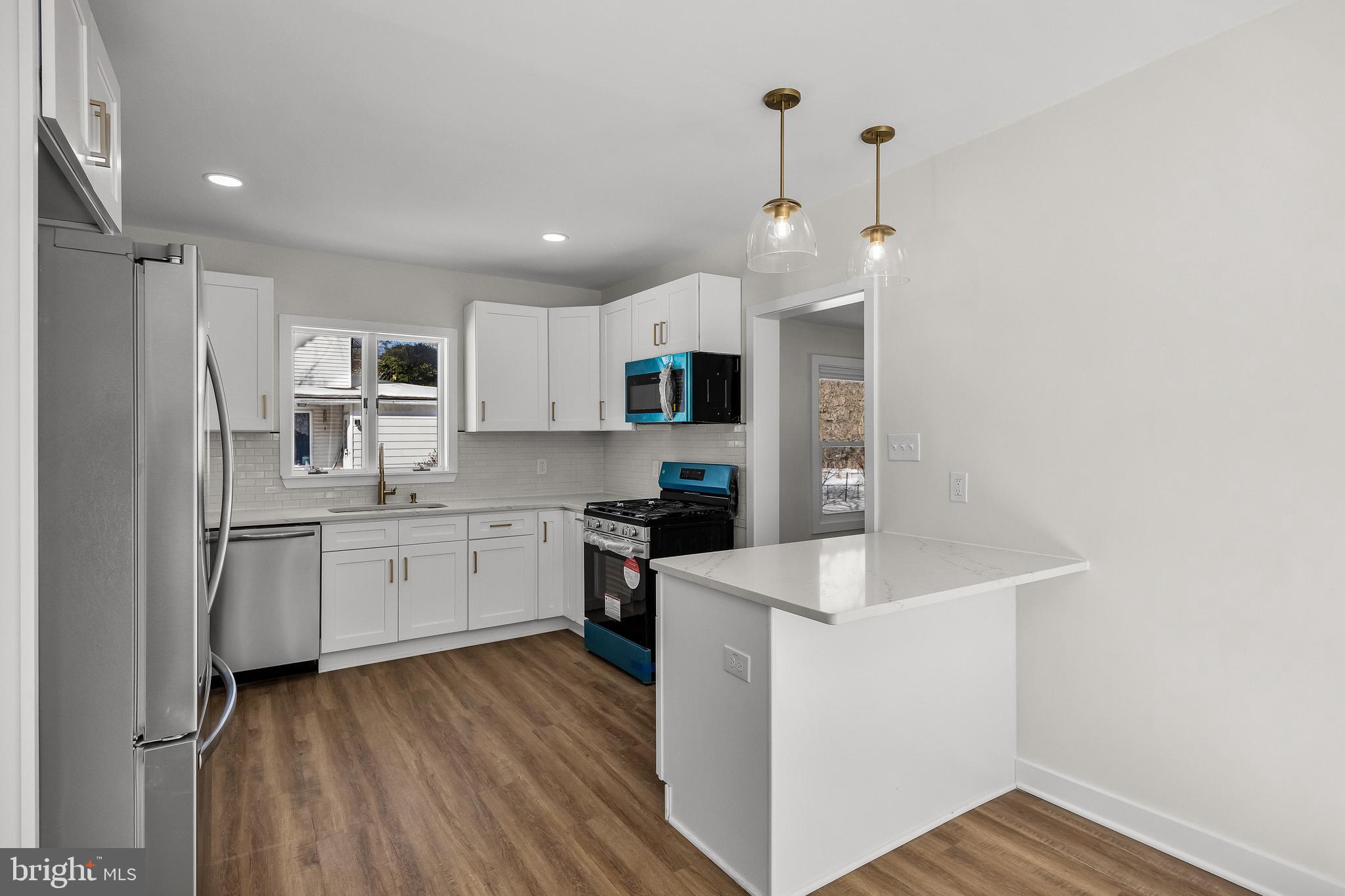 985 Main Street Sewell, NJ 08080 - Photo 6 of 29