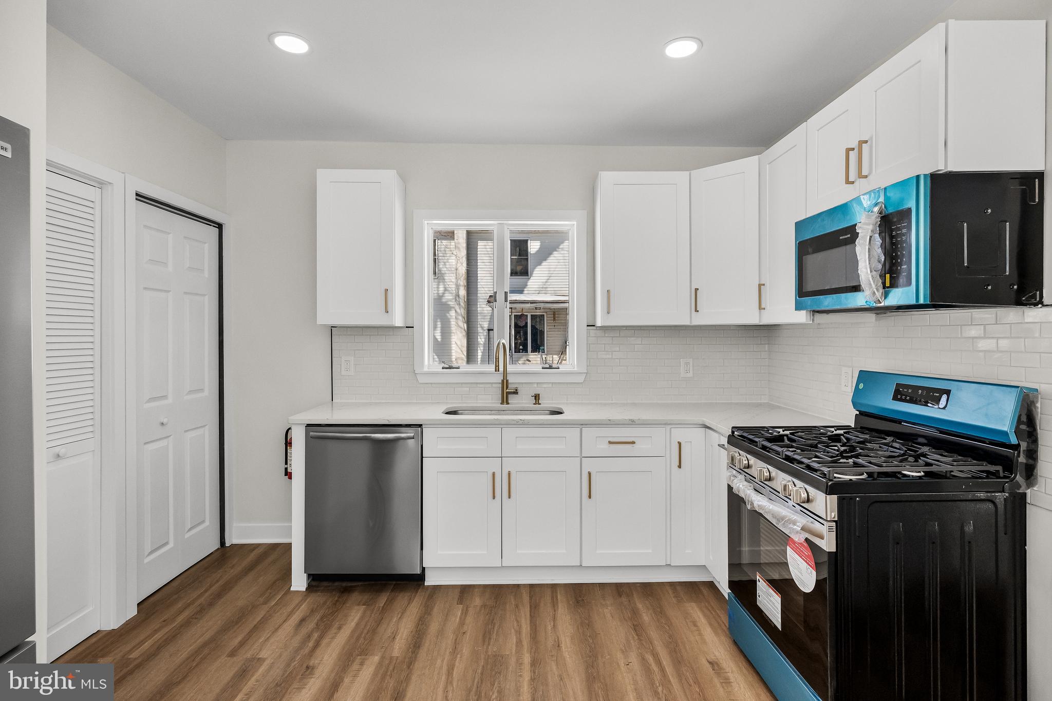 985 Main Street Sewell, NJ 08080 - Photo 7 of 29